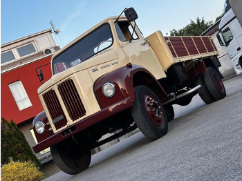 Camión caja abierta SCANIA