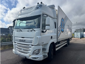 Camión caja cerrada DAF CF 440