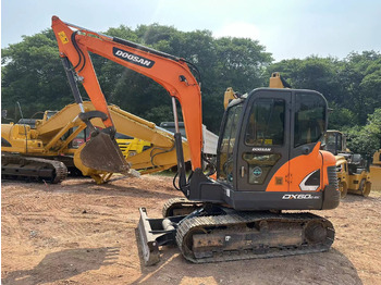 Miniexcavadora DOOSAN DX60