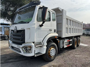 Camión volquete SINOTRUK