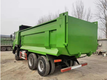 Camión volquete para transporte de silos SINOTRUK Howo Dump truck 371: foto 4