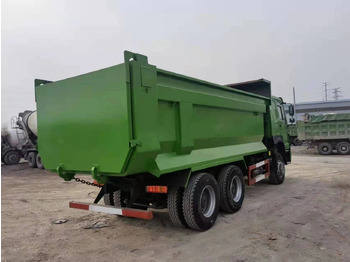 Camión volquete para transporte de silos SINOTRUK Howo Dump truck 371: foto 5