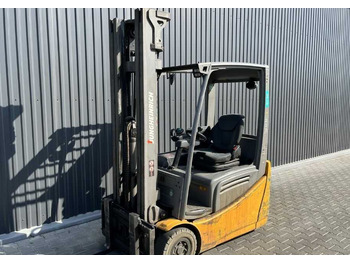 Carretilla elevadora eléctrica JUNGHEINRICH EFG