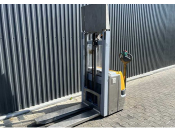 Apilador JUNGHEINRICH EJC