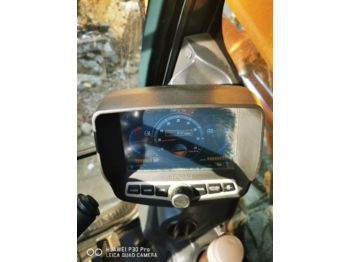 Excavadora de ruedas HYUNDAI R 180 W-9: foto 1