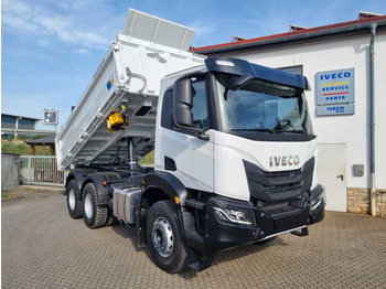 Camión volquete IVECO