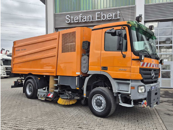 Barredora vial Mercedes-Benz Actros 2032 A 4x4 Bucher STKF 9500 Airport 30x: foto 4 Barredora vial Mercedes-Benz Actros 2032 A 4x4 Bucher STKF 9500 Airport 30x: foto 4