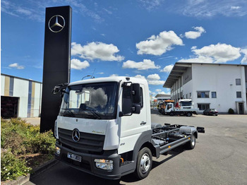 Camión chasis MERCEDES-BENZ Atego 818