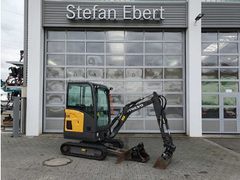 Miniexcavadora VOLVO EC18E