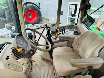Tractor JOHN DEERE