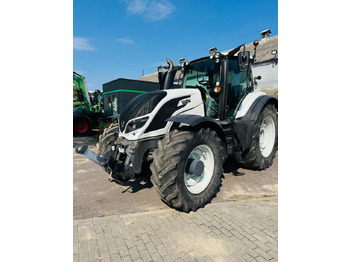 Tractor VALTRA T254