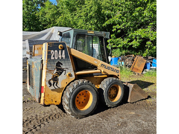 Minicargadora Bobcat Mustang 2044: foto 4