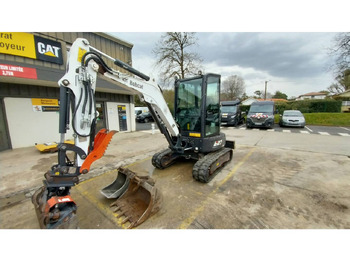 Excavadora de cadenas BOBCAT E27