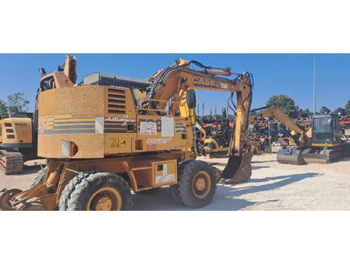 Excavadora de ruedas CASE 588