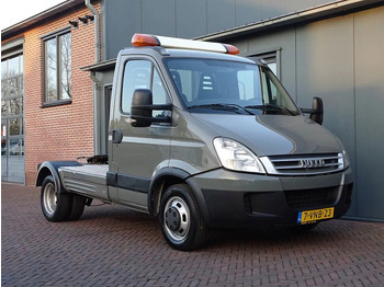 Cabeza tractora IVECO Daily