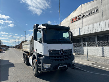 Camión volquete MERCEDES-BENZ Arocs