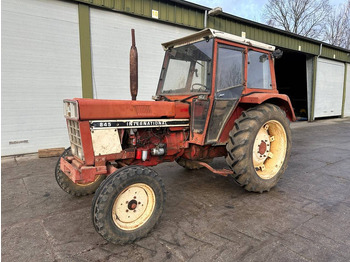 Tractor INTERNATIONAL