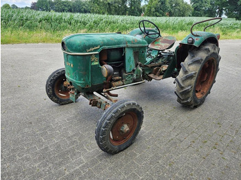 Tractor JOHN DEERE