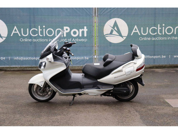 Motocicleta Suzuki Burgman 650 Executive: foto 2 Motocicleta Suzuki Burgman 650 Executive: foto 2