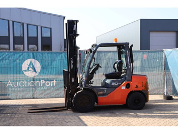 Carretilla elevadora diésel TOYOTA FDF 30