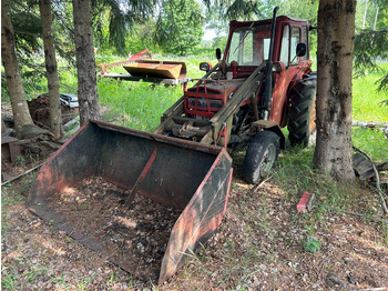 Tractor MASSEY FERGUSON 100 series
