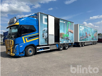 Camión caja cerrada VOLVO FH