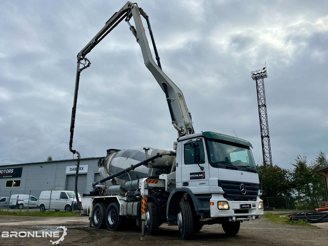 2004 MERCEDES-BENZ ACTROS 3241K 8X4/4 PUMI - Camión hormigonera: foto 3 2004 MERCEDES-BENZ ACTROS 3241K 8X4/4 PUMI - Camión hormigonera: foto 3