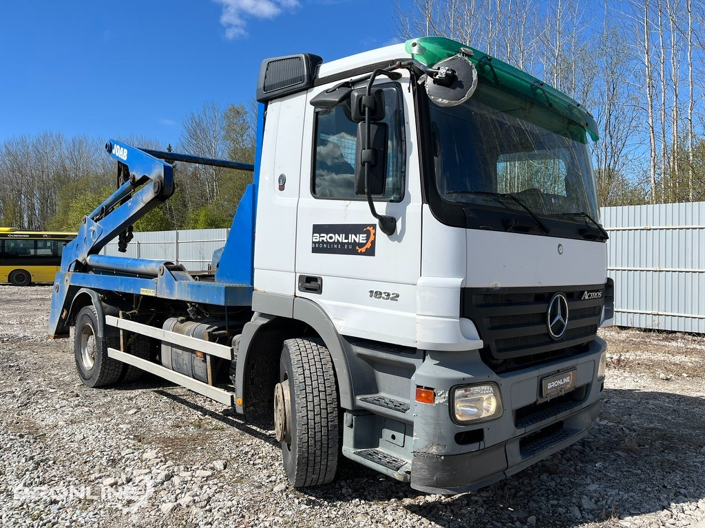 2004 Mercedes-Benz Actros 1832 Skip Loader Joab - Camión portacontenedor de cadenas: foto 2 2004 Mercedes-Benz Actros 1832 Skip Loader Joab - Camión portacontenedor de cadenas: foto 2