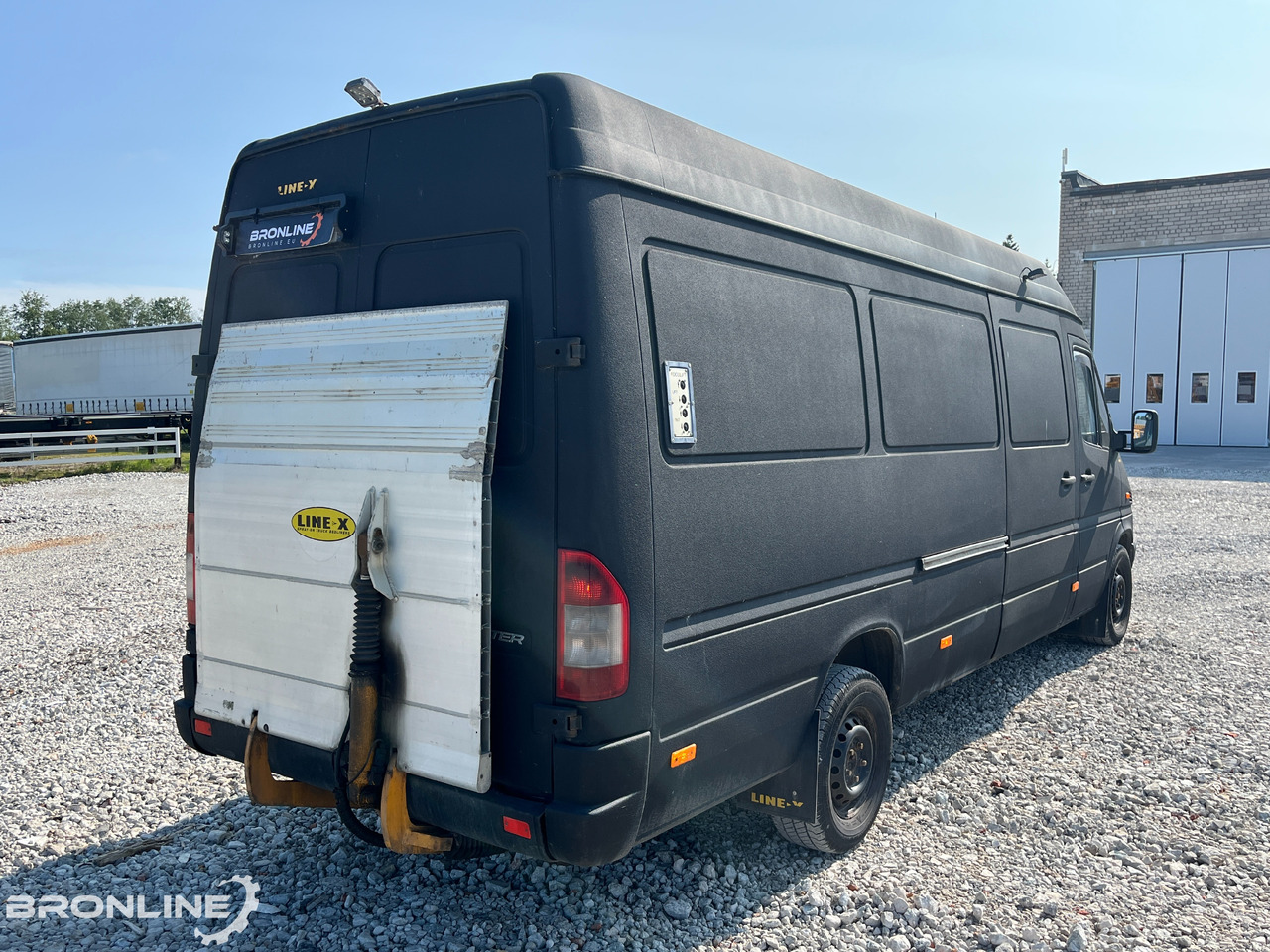 2004 Mercedes-Benz Sprinter 313 CDI 2.2d 95kW - Furgón: foto 5 2004 Mercedes-Benz Sprinter 313 CDI 2.2d 95kW - Furgón: foto 5