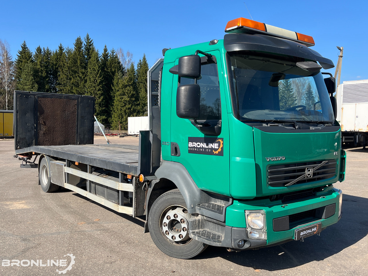 2010 VOLVO FL 260 Puksiir - Camión caja abierta: foto 1 2010 VOLVO FL 260 Puksiir - Camión caja abierta: foto 1