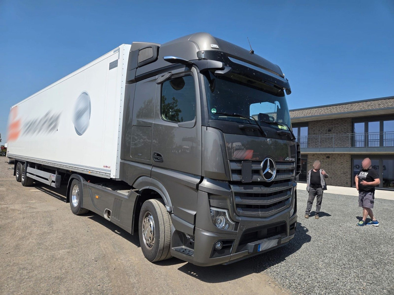Mercedes-Benz Actros 5 L-Fahrerhaus 2-Achser SZM 1848 - Cabeza tractora: foto 1 Mercedes-Benz Actros 5 L-Fahrerhaus 2-Achser SZM 1848 - Cabeza tractora: foto 1