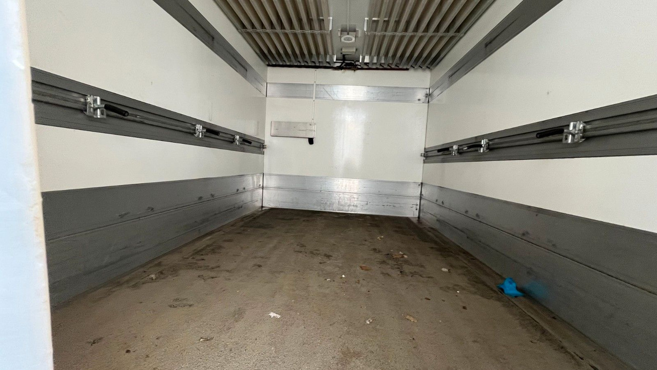 Iveco 50C18 Kühler Kühlkoffer Frigoblock Iveco 50C18 Kühler Kühlkoffer Frigoblock - Furgoneta frigorifica: foto 5 Iveco 50C18 Kühler Kühlkoffer Frigoblock Iveco 50C18 Kühler Kühlkoffer Frigoblock - Furgoneta frigorifica: foto 5