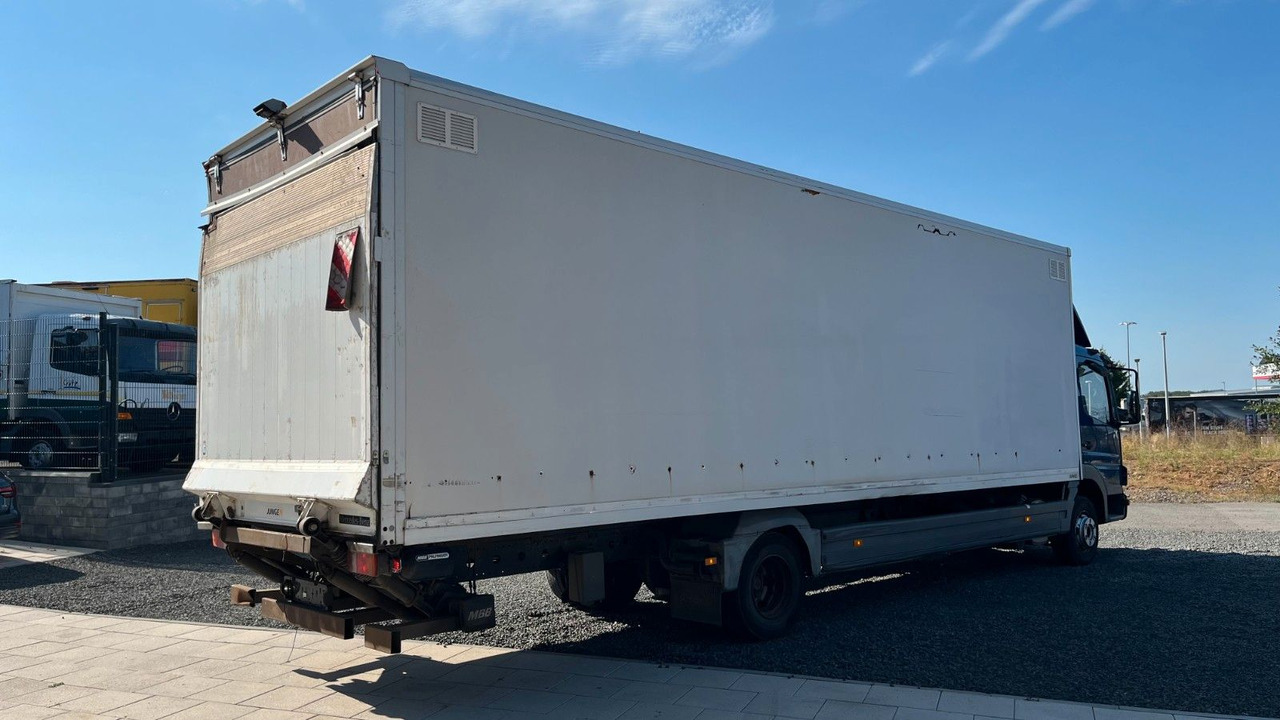 Mercedes-Benz Atego 1018 Koffer LBW Klima Mercedes-Benz Atego 1018 Koffer LBW Klima - Camión caja cerrada: foto 4 Mercedes-Benz Atego 1018 Koffer LBW Klima Mercedes-Benz Atego 1018 Koffer LBW Klima - Camión caja cerrada: foto 4