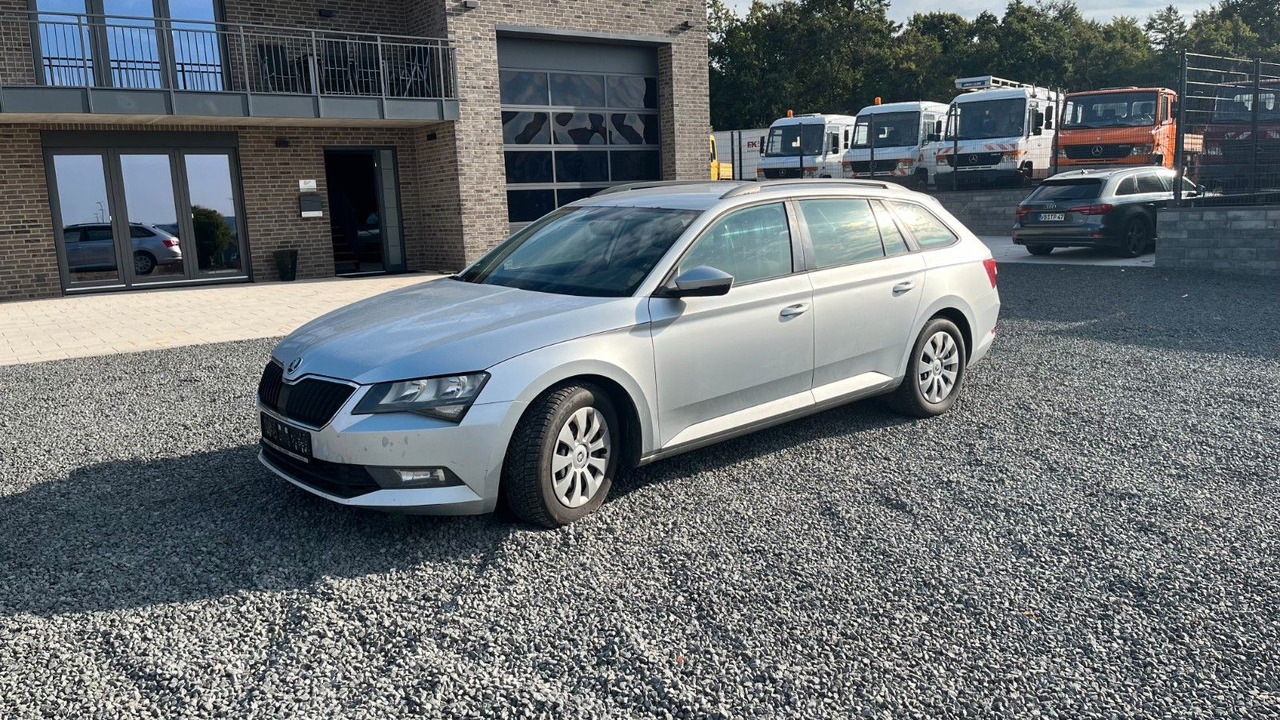 Skoda Superb Combi Active - Coche familiar: foto 2 Skoda Superb Combi Active - Coche familiar: foto 2