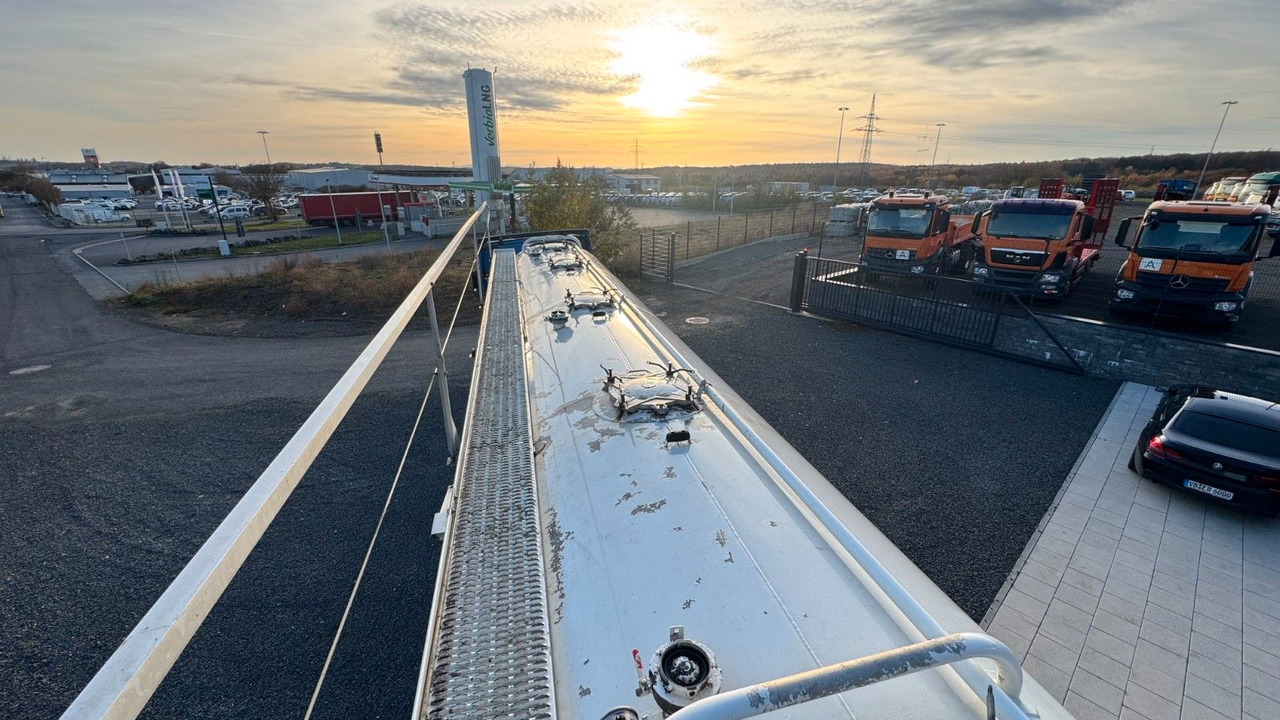 Spitzer SK 2760 CAL GGVS 60m³ Kippsilo - Semirremolque silo: foto 5 Spitzer SK 2760 CAL GGVS 60m³ Kippsilo - Semirremolque silo: foto 5