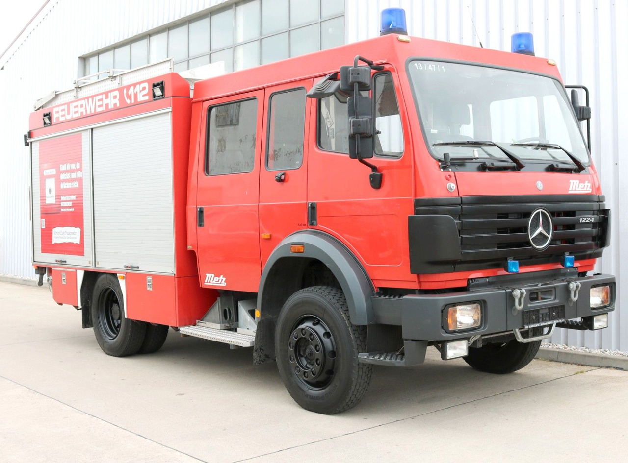 Mercedes-Benz SK 1224 4x4 DOKA + Lichtmast nur org. 22400 km - Camión: foto 1 Mercedes-Benz SK 1224 4x4 DOKA + Lichtmast nur org. 22400 km - Camión: foto 1
