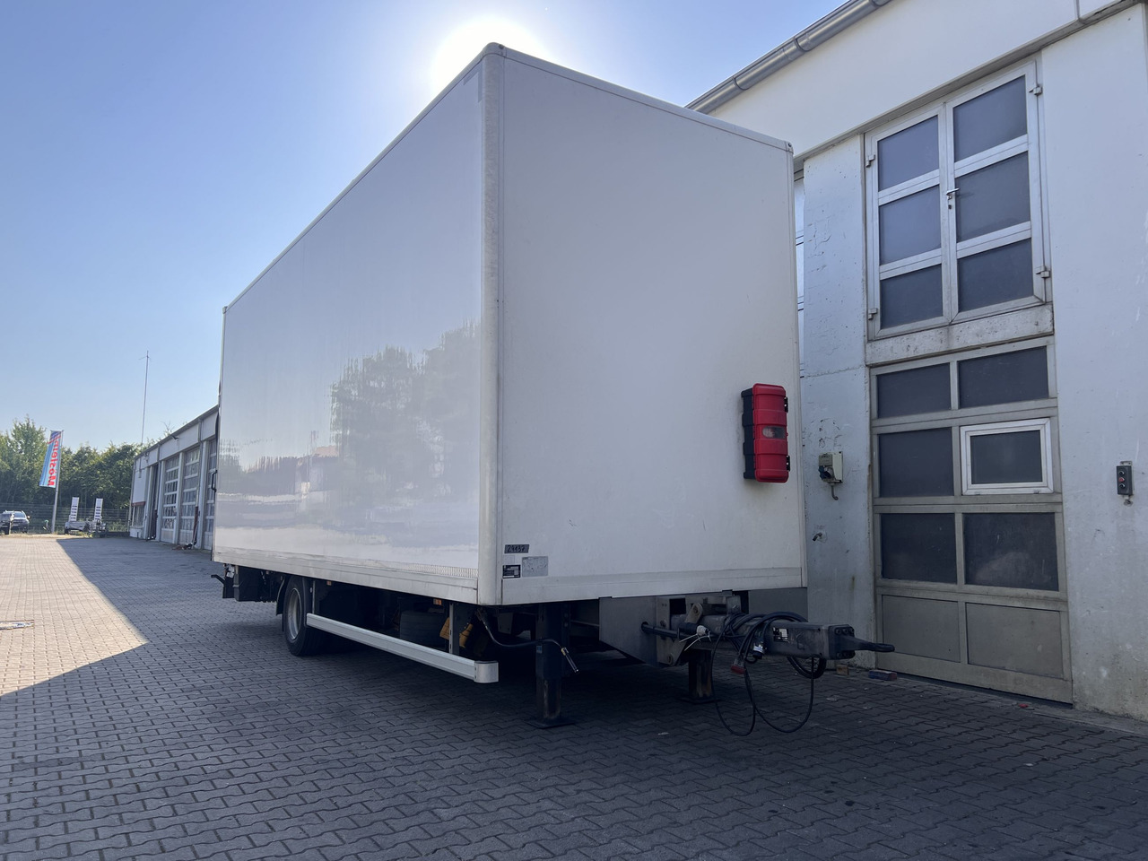 Remolque caja cerrada Ackermann Z-KA-F10.5/7,6 1 Achs Kofferanhänger, Ladebordwand: foto 7 Remolque caja cerrada Ackermann Z-KA-F10.5/7,6 1 Achs Kofferanhänger, Ladebordwand: foto 7