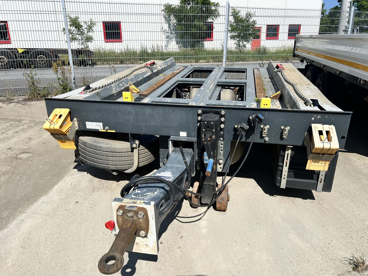 Hüffermann Tandem- Absetzmuldenanhänger - Remolque multilift/ Portacontenedores de cadenas: foto 3 Hüffermann Tandem- Absetzmuldenanhänger - Remolque multilift/ Portacontenedores de cadenas: foto 3