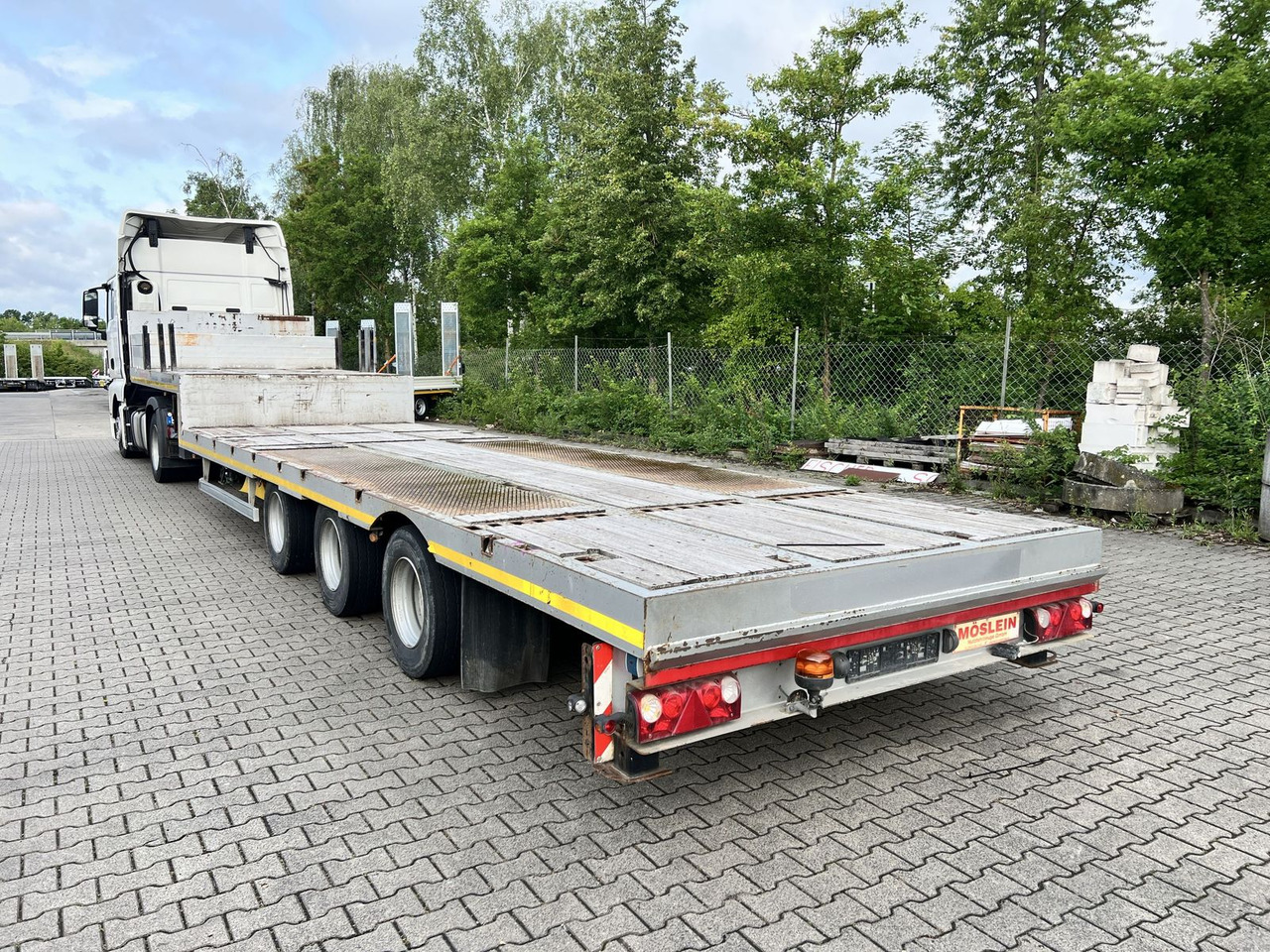 Möslein 3 Achs Satteltieflader - Semirremolque góndola rebajadas: foto 5 Möslein 3 Achs Satteltieflader - Semirremolque góndola rebajadas: foto 5