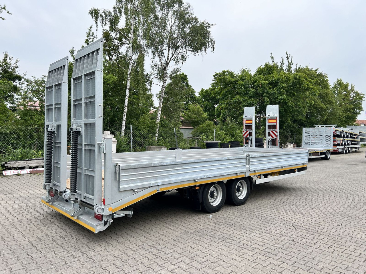 Möslein Neuer Tandemtieflader, 7,28 m Ladefläche, breit - Remolque góndola rebajadas: foto 2 Möslein Neuer Tandemtieflader, 7,28 m Ladefläche, breit - Remolque góndola rebajadas: foto 2