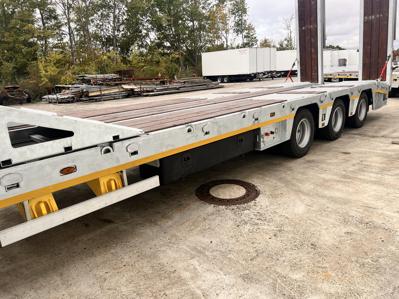 Möslein ST 3 3 Achs Satteltieflader neu - Semirremolque góndola rebajadas: foto 5 Möslein ST 3 3 Achs Satteltieflader neu - Semirremolque góndola rebajadas: foto 5