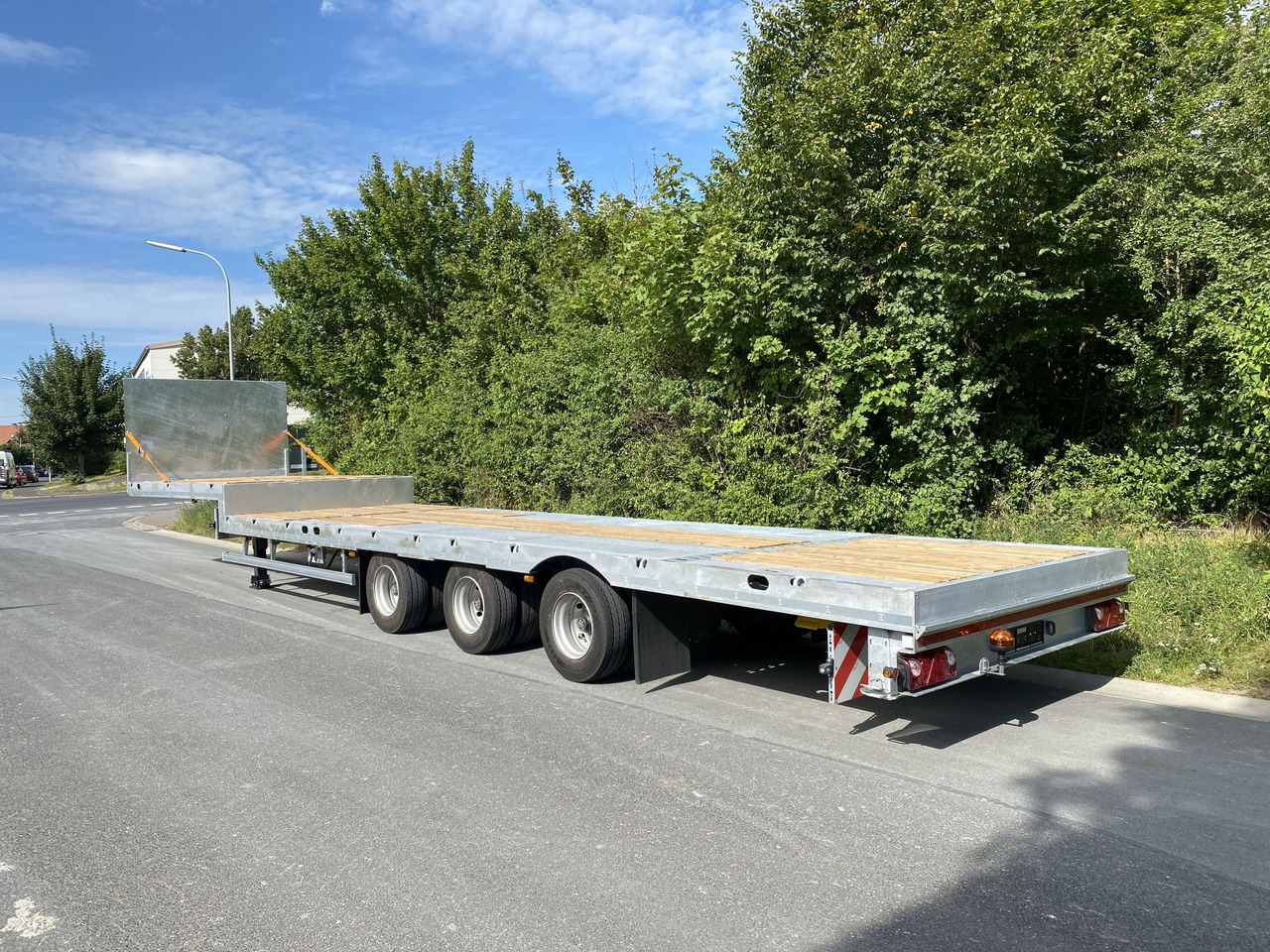 Möslein ST 3-Plato 9,4 3 Achs Satteltieflader Plato 45 t GGfür Fertigteile, Baumaschinen oder Container - Semirremolque góndola rebajadas: foto 2 Möslein ST 3-Plato 9,4 3 Achs Satteltieflader Plato 45 t GGfür Fertigteile, Baumaschinen oder Container - Semirremolque góndola rebajadas: foto 2