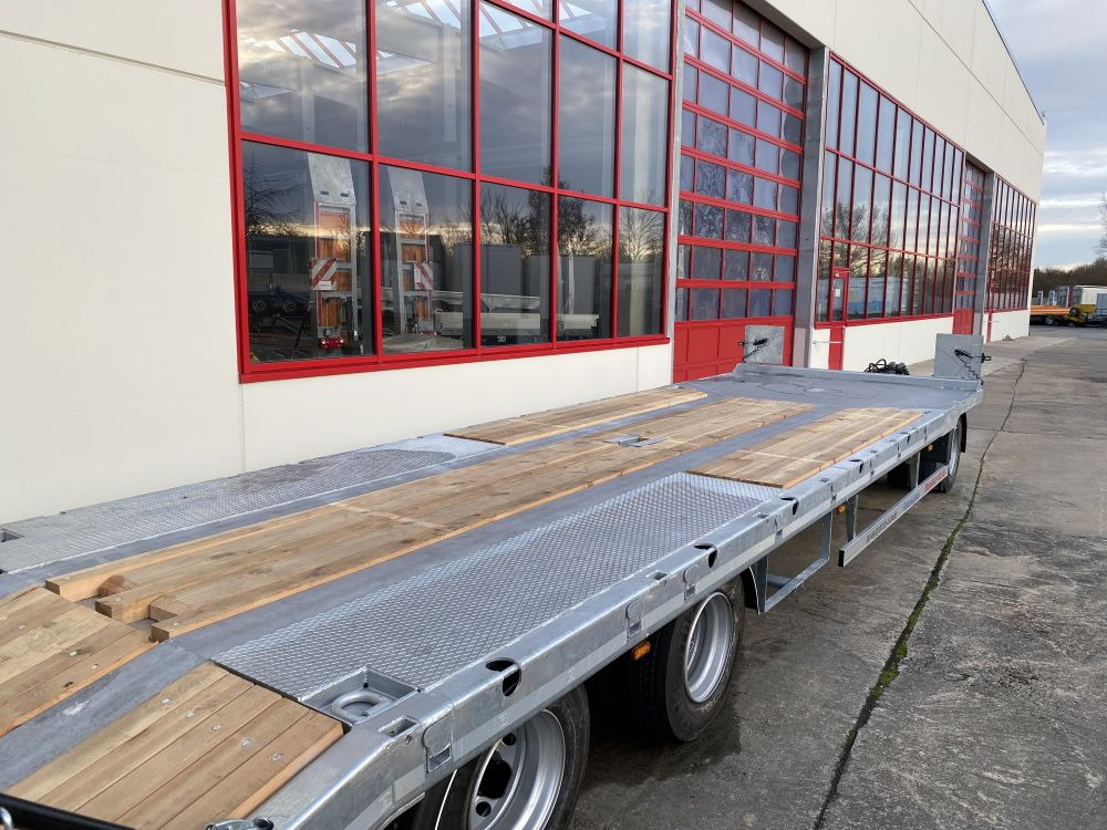 Möslein T 3-9,20 F Blatt 3 Achs Tieflader mit gerader Ladefläche 9 m, Neufahrzeug - Remolque góndola rebajadas: foto 5 Möslein T 3-9,20 F Blatt 3 Achs Tieflader mit gerader Ladefläche 9 m, Neufahrzeug - Remolque góndola rebajadas: foto 5