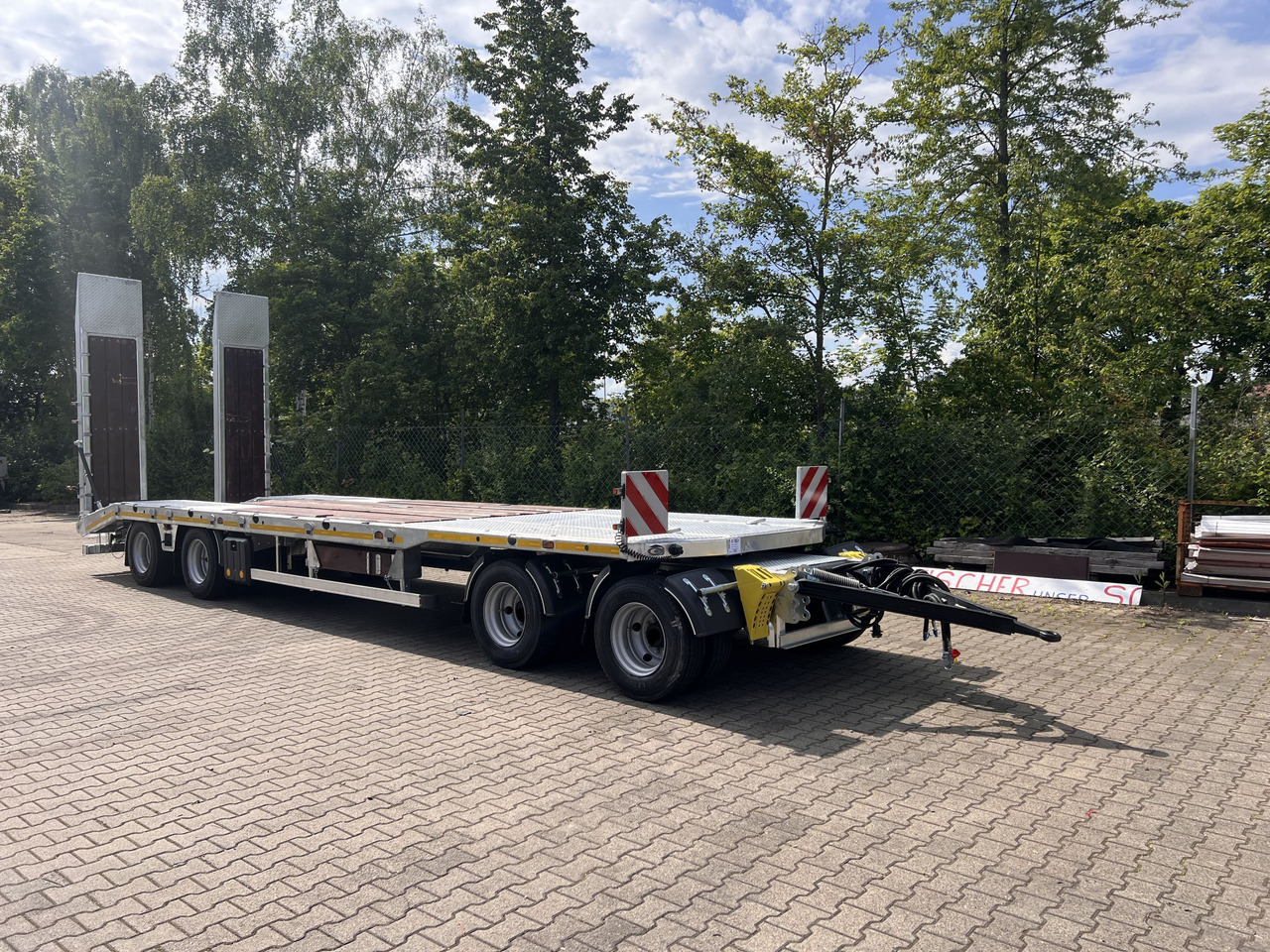 Möslein T4 VB H1 gerade neuer 4 Achs Tieflader gerade hydraulischen Rampen - Remolque góndola rebajadas: foto 4 Möslein T4 VB H1 gerade neuer 4 Achs Tieflader gerade hydraulischen Rampen - Remolque góndola rebajadas: foto 4