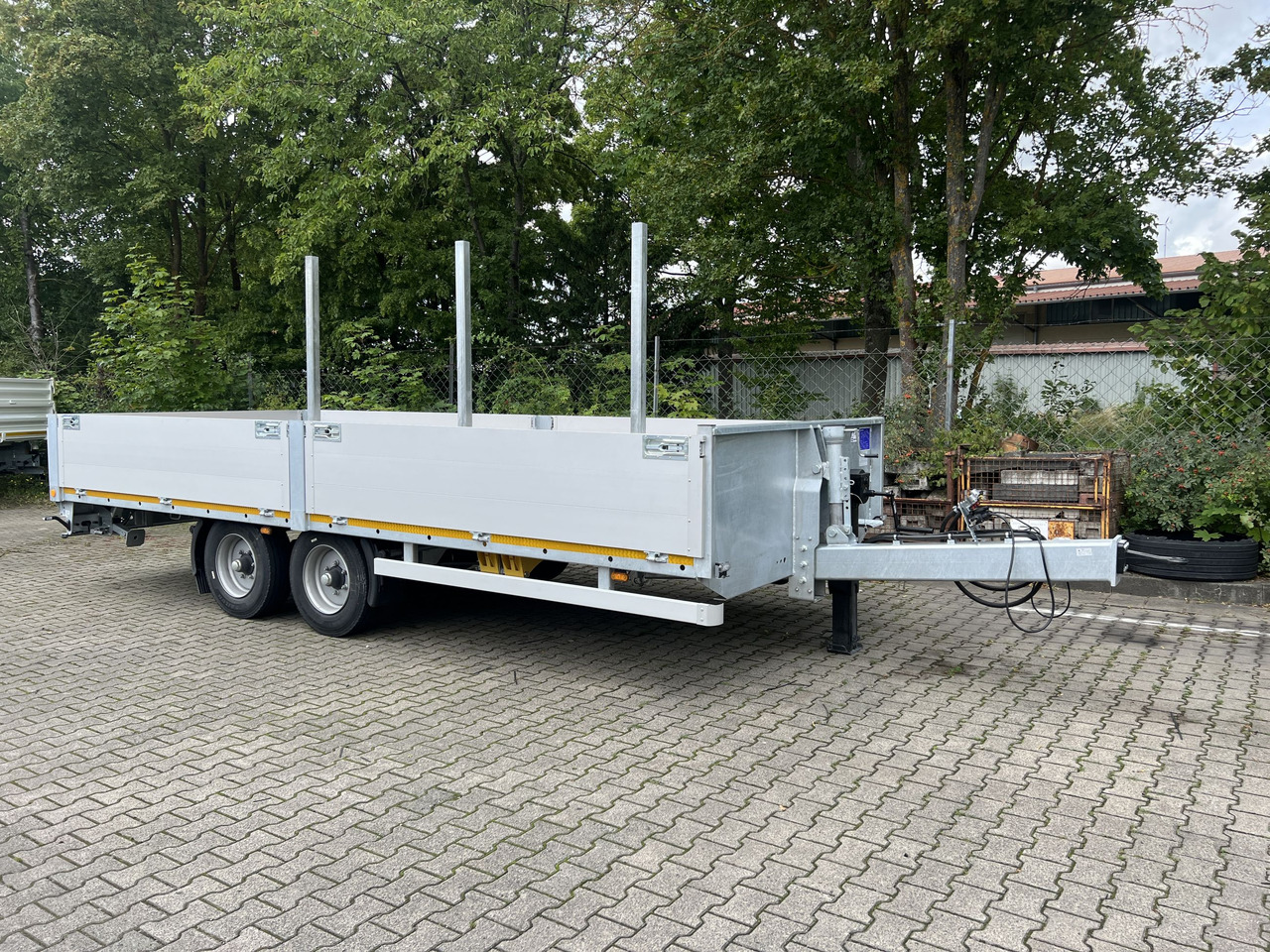 Möslein THT 11- G 6,2 Tandem Pritsche- Tieflader mit Rungentaschen - Remolque plataforma/ Caja abierta: foto 5 Möslein THT 11- G 6,2 Tandem Pritsche- Tieflader mit Rungentaschen - Remolque plataforma/ Caja abierta: foto 5