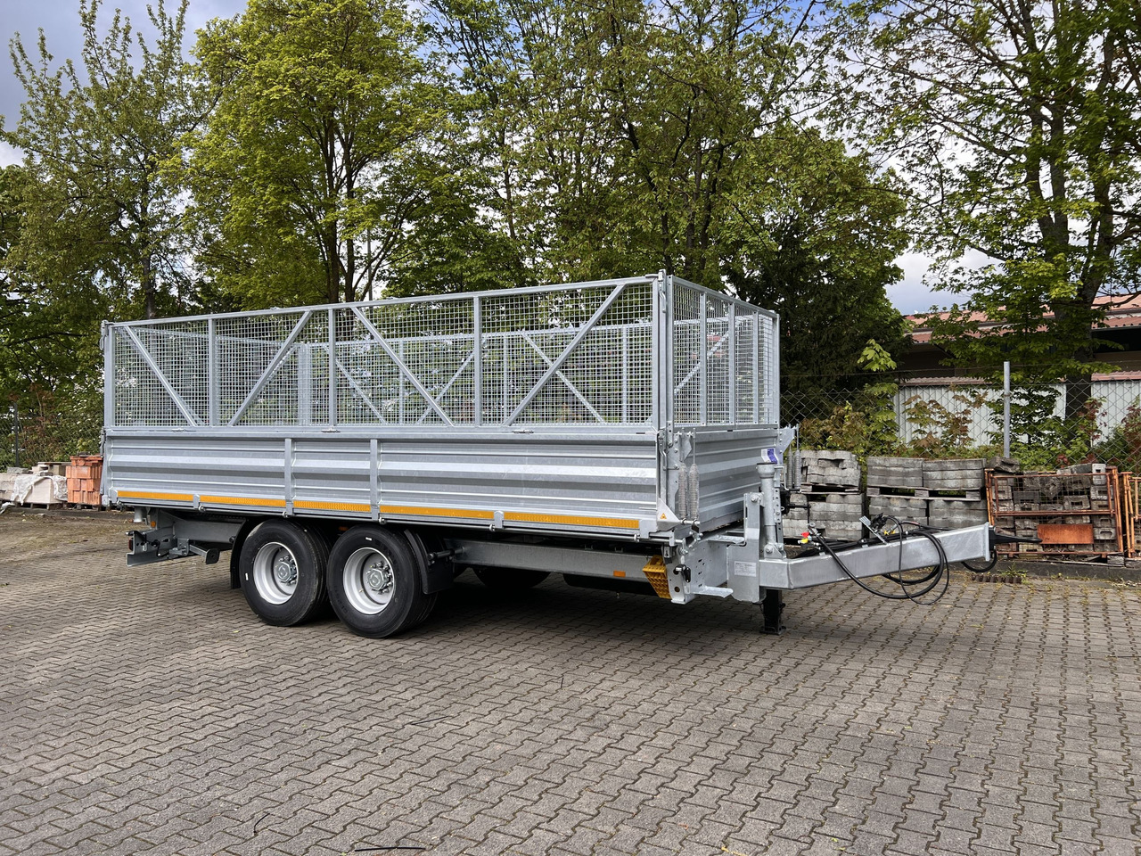 Möslein TTD 14 5,70 m 14 t Tandem- Kipper Tieflader 5,70 m lang, Breite Reifen-- Neufahrzeug -- - Remolque volquete: foto 3 Möslein TTD 14 5,70 m 14 t Tandem- Kipper Tieflader 5,70 m lang, Breite Reifen-- Neufahrzeug -- - Remolque volquete: foto 3