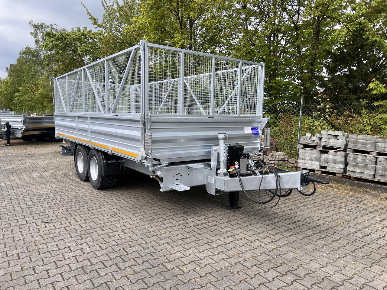 Möslein TTD 14 5,70 m 14 t Tandem- Kipper Tieflader 5,70 m lang, Breite Reifen-- Neufahrzeug -- - Remolque volquete: foto 2 Möslein TTD 14 5,70 m 14 t Tandem- Kipper Tieflader 5,70 m lang, Breite Reifen-- Neufahrzeug -- - Remolque volquete: foto 2