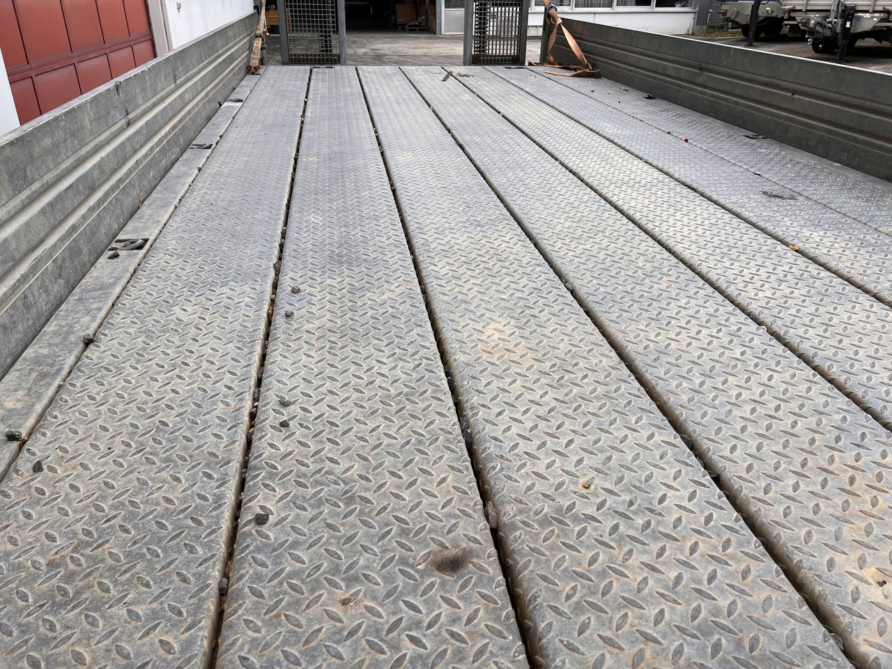 Remolque góndola rebajadas para transporte de equipos pesados Möslein TTS 13 Schwebheim 13 t Tandemtieflader: foto 6 Remolque góndola rebajadas para transporte de equipos pesados Möslein TTS 13 Schwebheim 13 t Tandemtieflader: foto 6