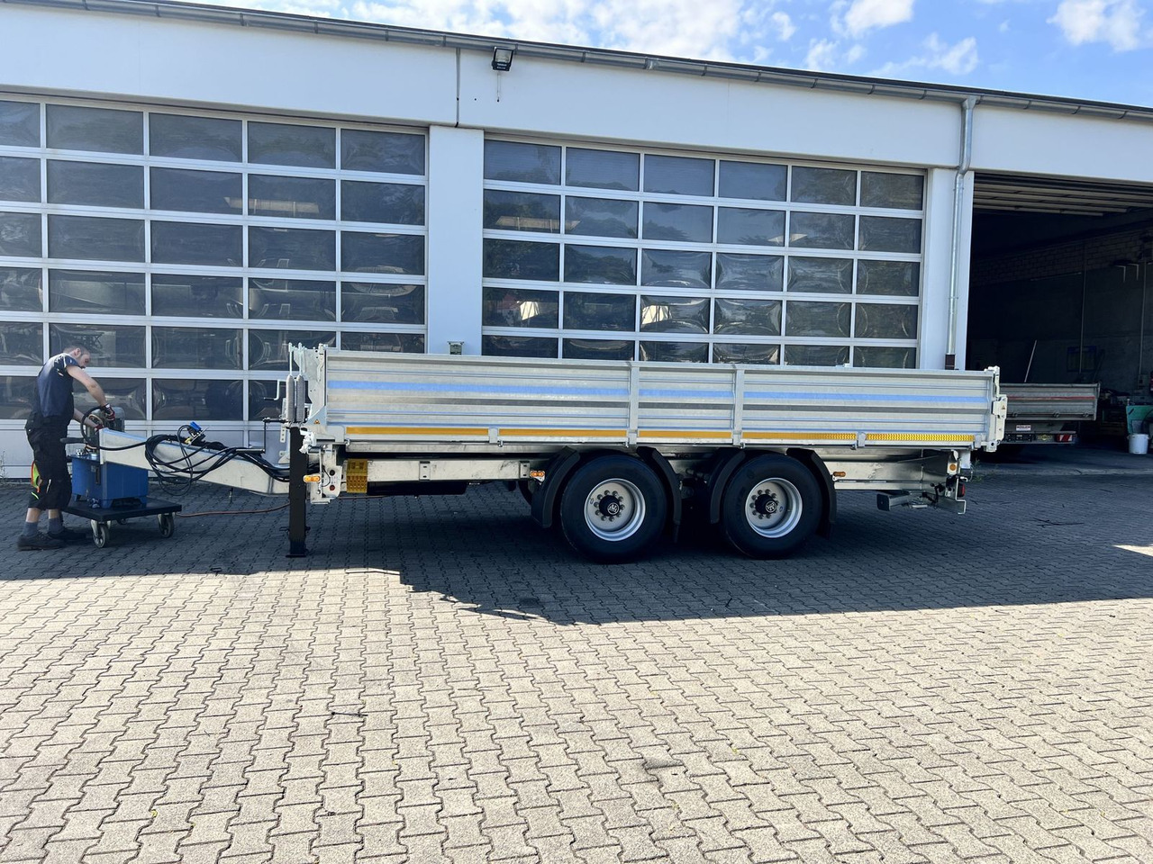 Möslein neuer 19 t Tandemkipper- Tieflader hydraulische - Remolque volquete: foto 2 Möslein neuer 19 t Tandemkipper- Tieflader hydraulische - Remolque volquete: foto 2
