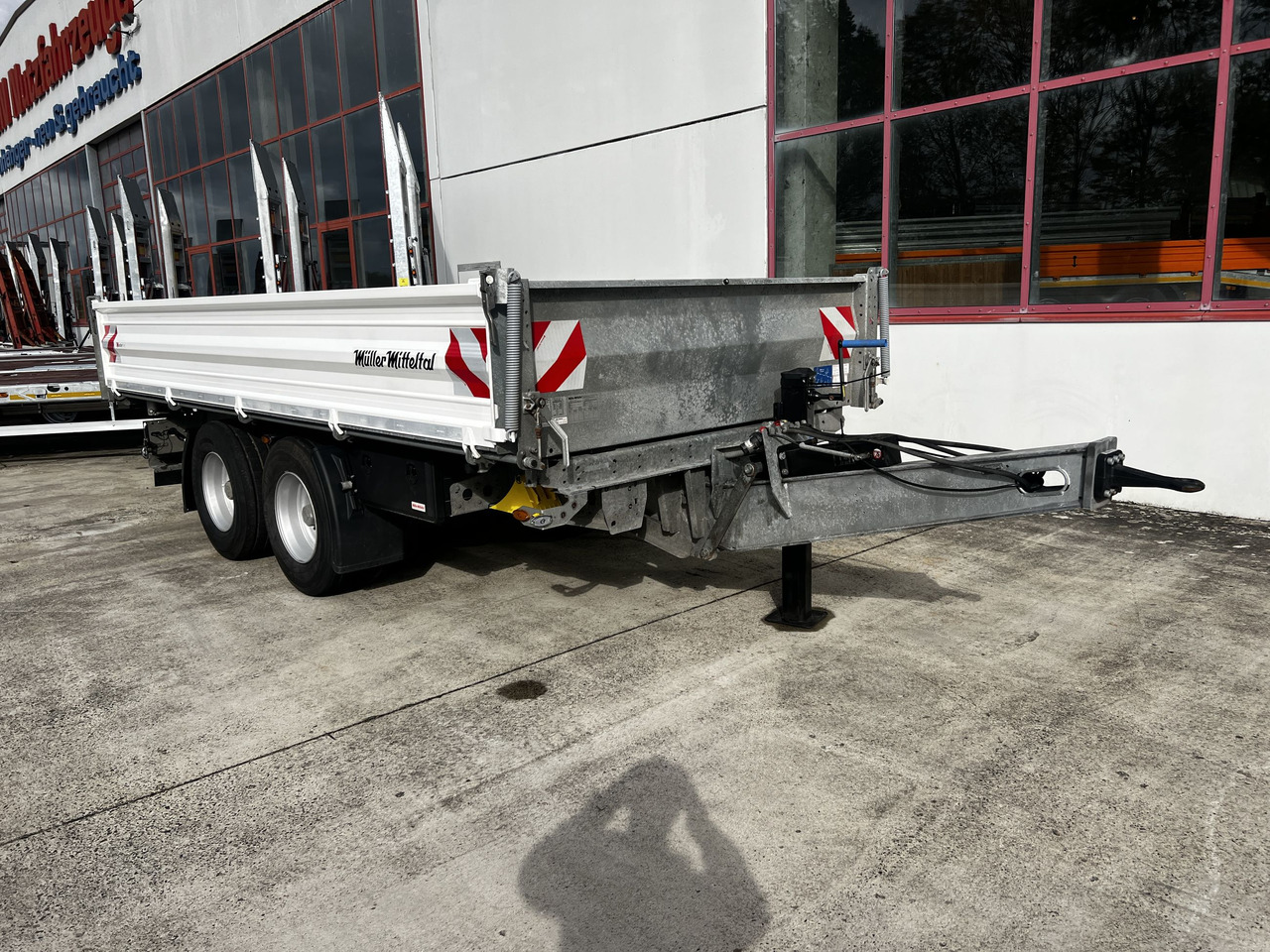 Müller Mitteltal TA-2 14,4 t Tandemkipper- Tieflader Breitbereifung NEUWERTIG - Remolque volquete: foto 3 Müller Mitteltal TA-2 14,4 t Tandemkipper- Tieflader Breitbereifung NEUWERTIG - Remolque volquete: foto 3